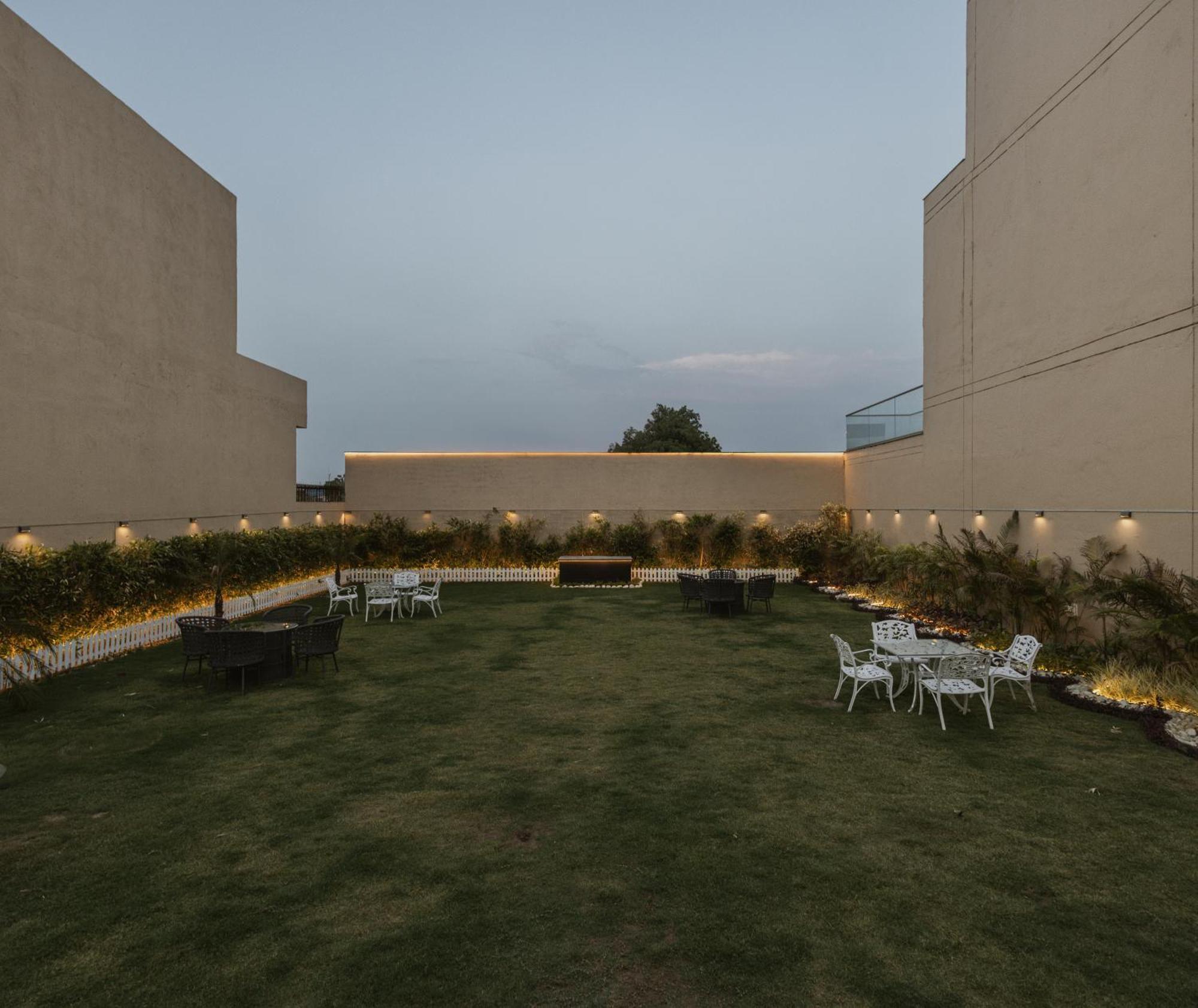 Luxury Lofts Hotel Amritsar Buitenkant foto