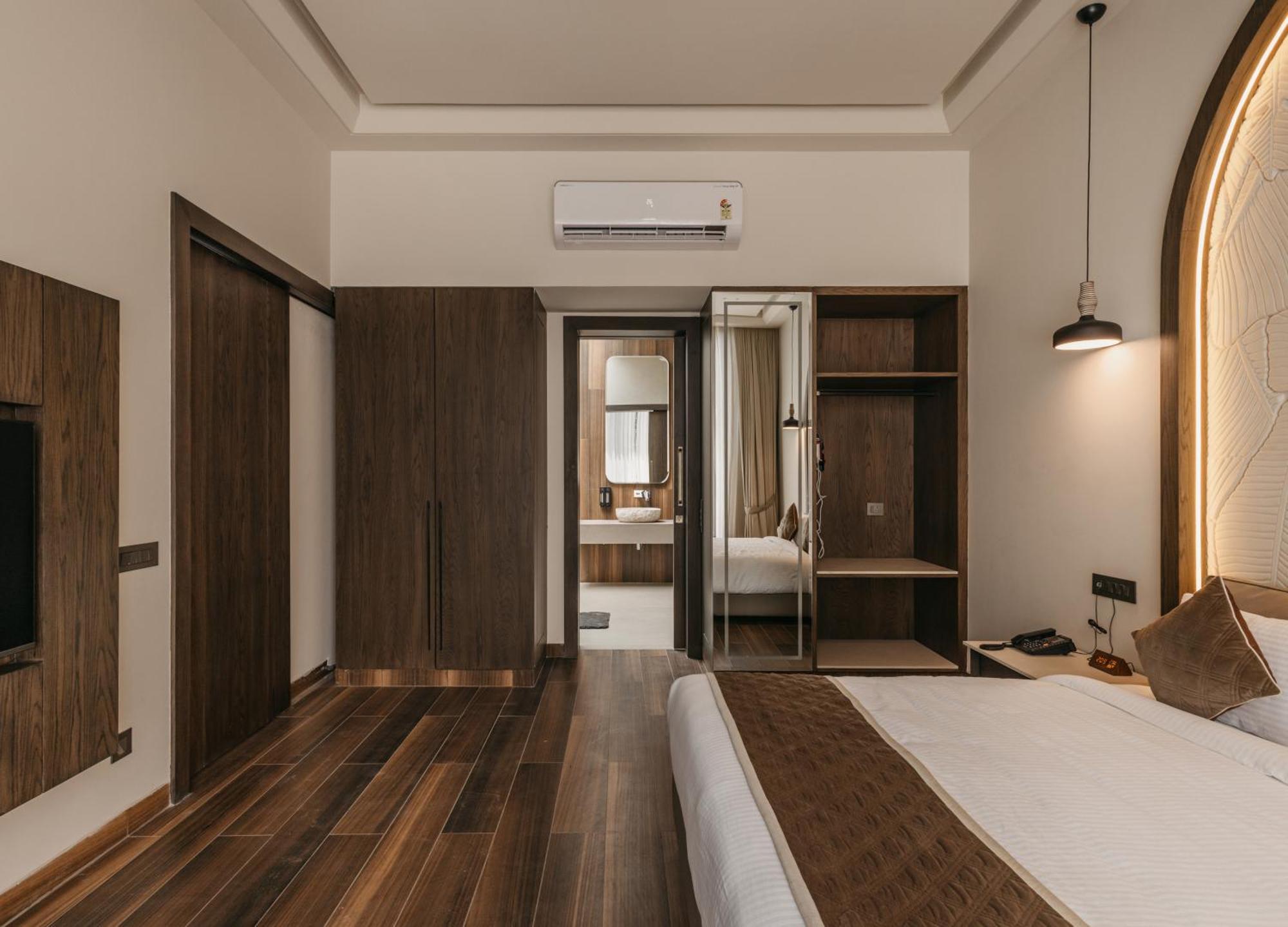 Luxury Lofts Hotel Amritsar Buitenkant foto